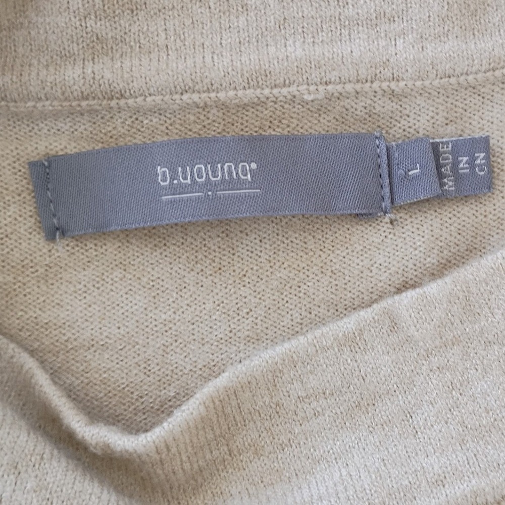 b.young Beige Button Shoulder Sweater L Fits M Neutral Essential Classic NWOT - Picture 12 of 15